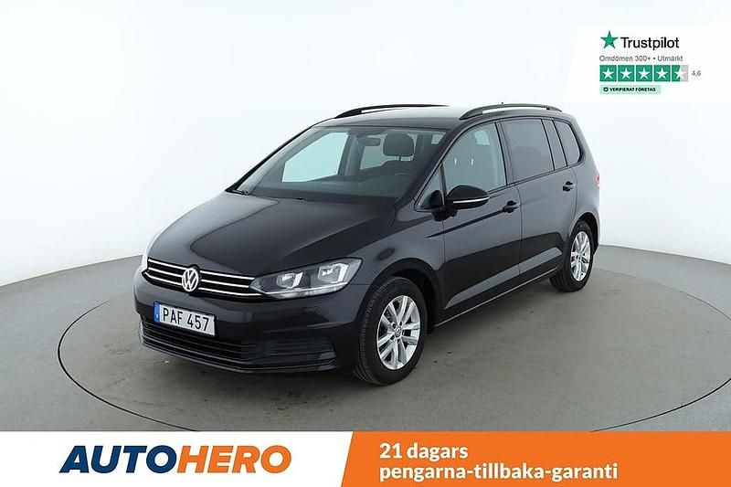 Svart Begagnad 2016 VW Touran Minibuss | 160 000 kr (Marknadspris) - Bild 1/4