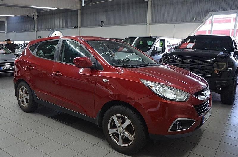 Röd Begagnad 2010 Hyundai ix35 Select SUV | 79 900 kr (Marknadspris) - Bild 1/4