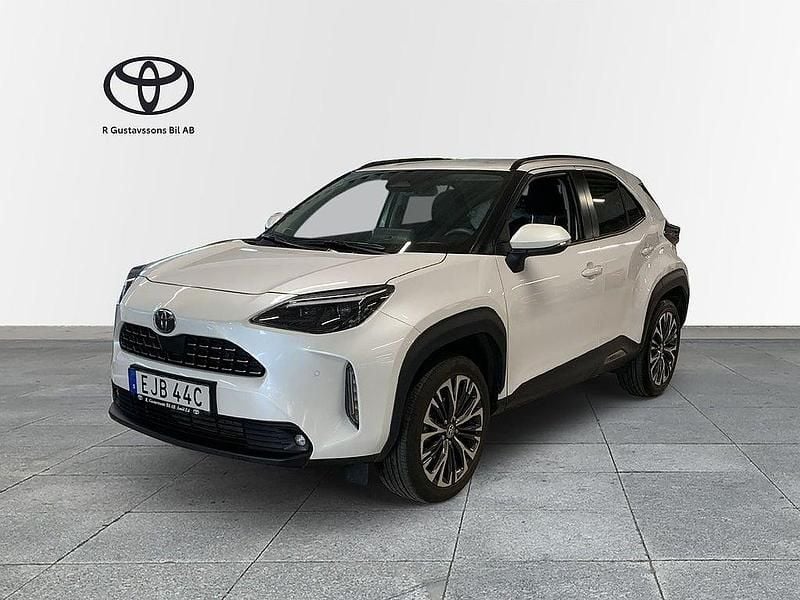 Vit Begagnad 2024 Toyota Yaris Cross Style SUV | 349 900 kr (Marknadspris) - Bild 1/3