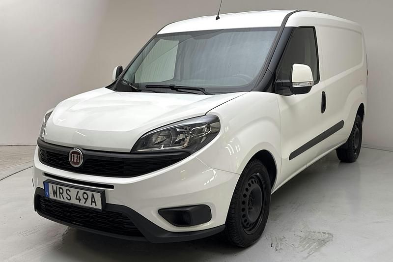 Vit Begagnad 2020 Fiat Doblò Minibuss | 105 000 kr (Lite dyr) - Bild 1/4