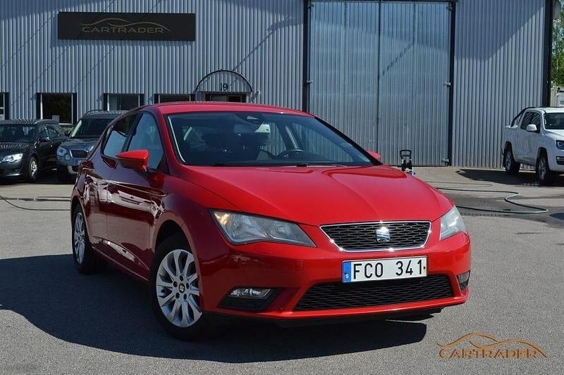 Röd Begagnad 2014 Seat Leon Style Halvkombi | 49 900 kr (Marknadspris) - Bild 1/4