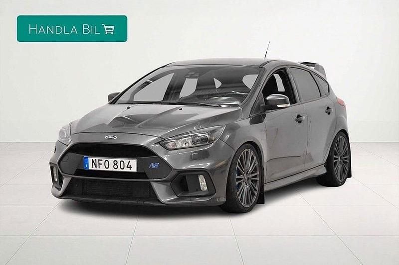 Grå Begagnad 2016 Ford Focus RS Halvkombi | 269 900 kr - Bild 1/4