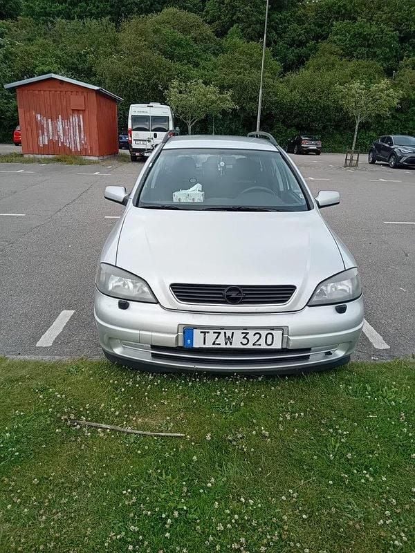 Grå Begagnad 2003 Opel Astra Kombi | 15 000 kr (Dyr) - Bild 1/3