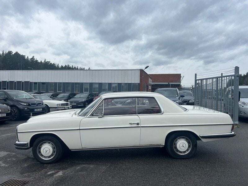Begagnad Mercedes C250 131 HK (96 kW) 1969 Vit Sportkupé