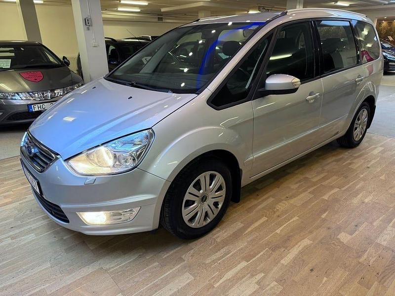 Begagnad Ford Galaxy 146 HK (107 kW) 2011 Grå Minibuss
