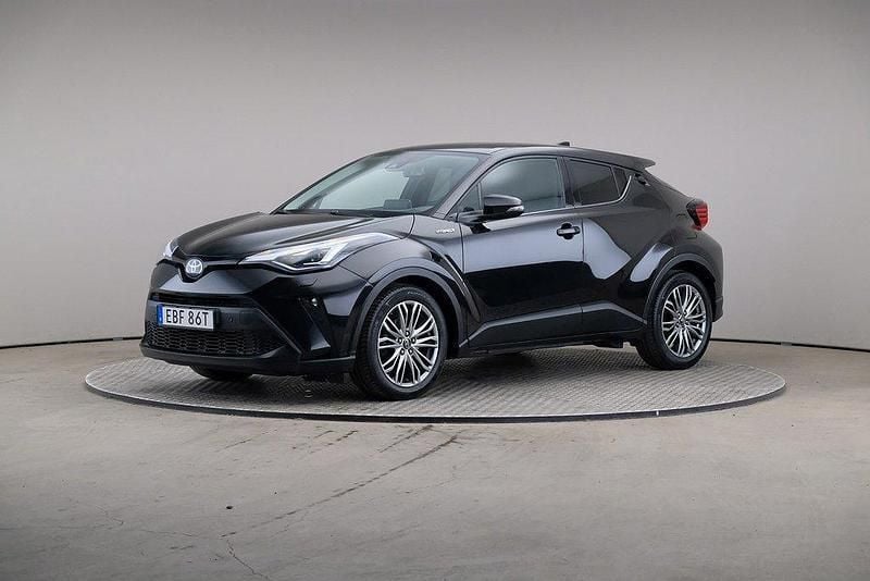 Svart Begagnad 2021 Toyota C-HR Executive SUV | 245 000 kr (Marknadspris) - Bild 1/4