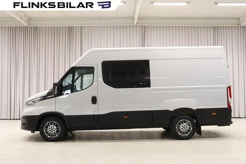 Metallic Begagnad 2022 Iveco Daily Van | 448 750 kr - Bild 1/4