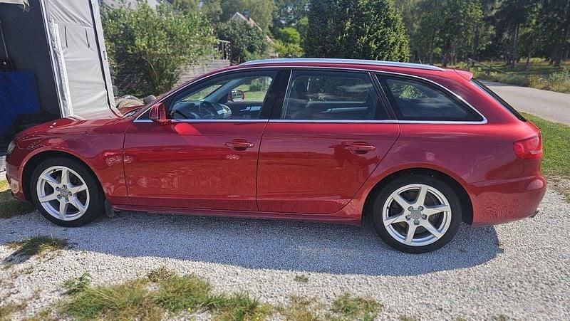 Röd Begagnad 2011 Audi A4 Kombi | 55 000 kr (Bra pris) - Bild 1/4