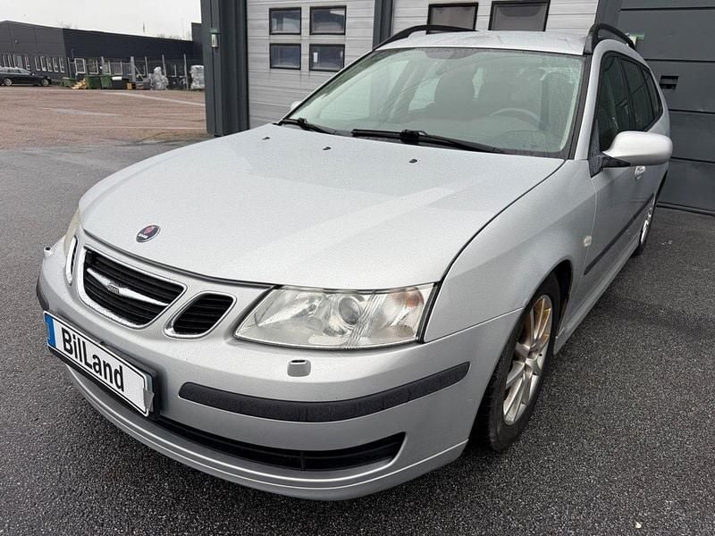 Ljusgrå (grå) Begagnad 2007 Saab 9-3 Linear Kombi | 39 900 kr (Marknadspris) - Bild 1/4