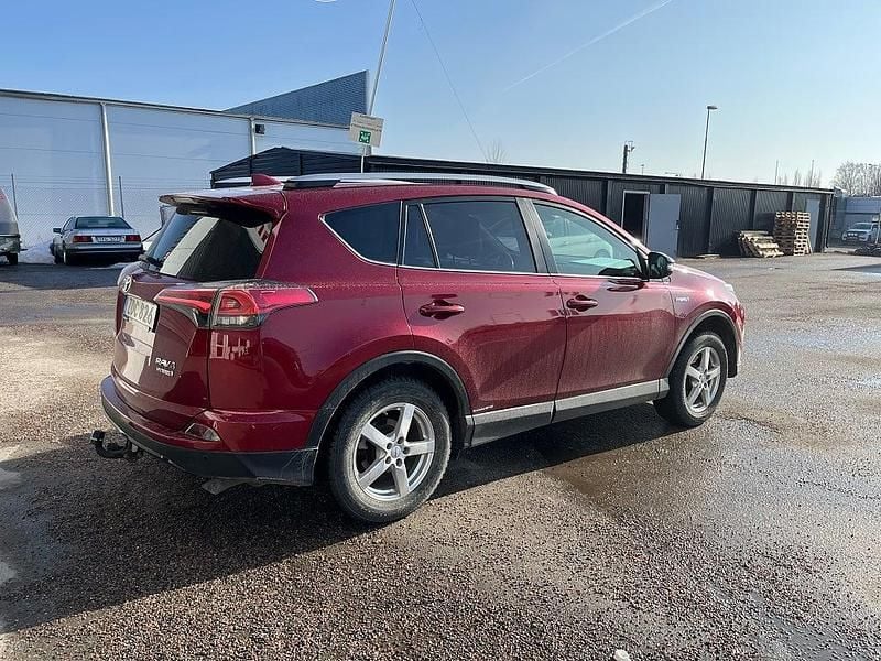 Begagnad Toyota RAV4 197 HK (144 kW) 2018 Röd SUV