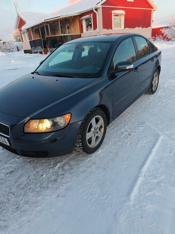 Begagnad 2007 Volvo S40 Sedan | 40 000 kr (Dyr) - Bild 1/4