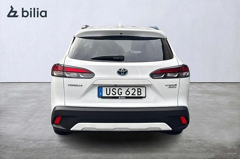 Begagnad Toyota Corolla Cross 152 HK (111 kW) 2022 Vit SUV