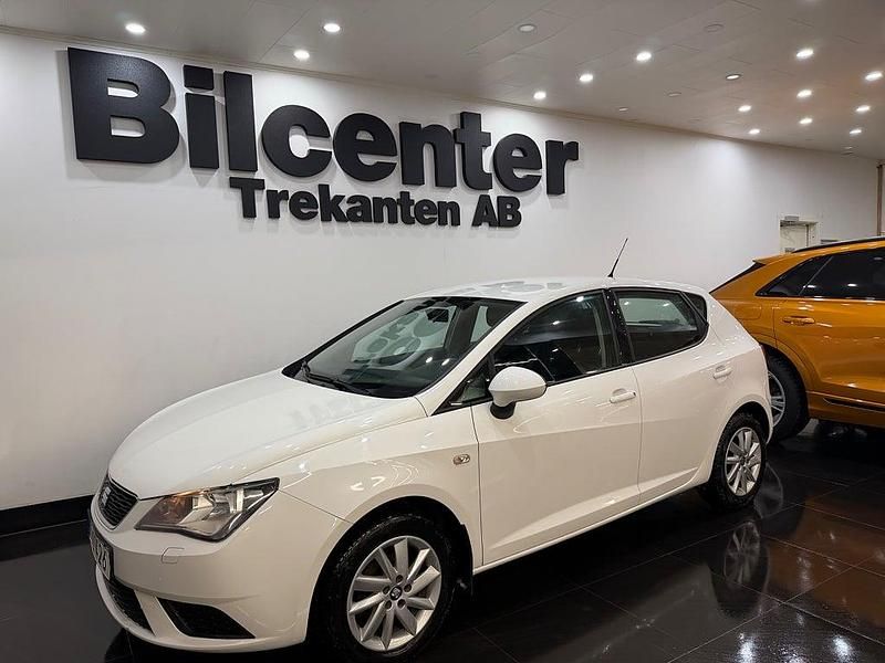 Begagnad Seat Ibiza Style 86 HK (63 kW) 2014 Vit Halvkombi