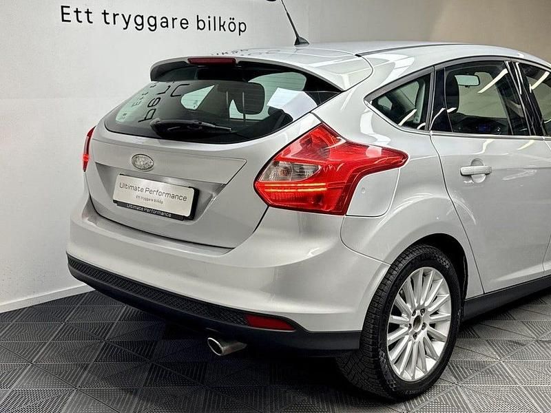 Begagnad Ford Focus Titanium 116 HK (85 kW) 2012 Grå