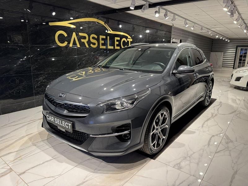 Grå Begagnad 2021 Kia XCeed SUV | 218 900 kr (Marknadspris) - Bild 1/4