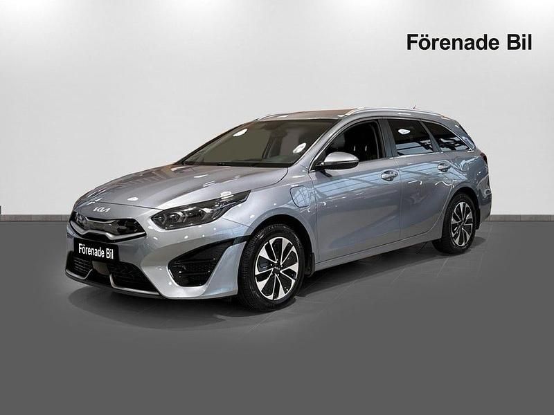 Lunar silver Begagnad 2022 Kia Ceed Sportswagon Advance Kombi | 209 000 kr (Marknadspris) - Bild 1/4