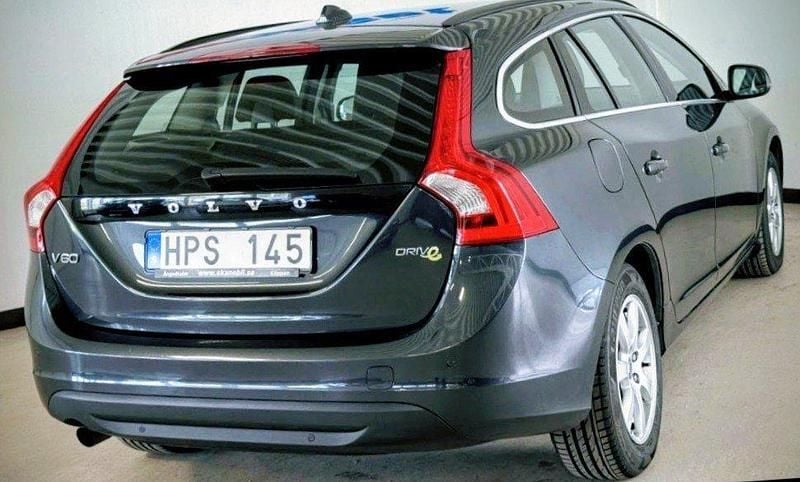 Grå Begagnad 2012 Volvo V60 Momentum Kombi | 95 000 kr (Bra pris) - Bild 1/4