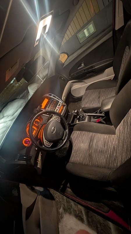 Röd Begagnad 2009 Kia Ceed Halvkombi | 27 500 kr (Bra pris) - Bild 1/4