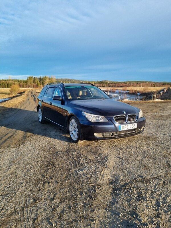 Blå Begagnad 2008 BMW 523 Kombi | 45 000 kr (Bra pris) - Bild 1/4