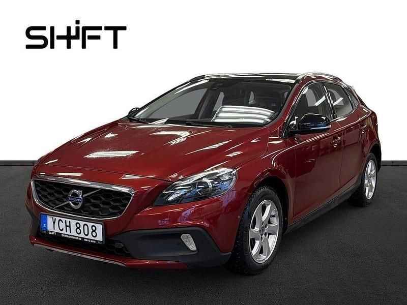 Röd Begagnad 2016 Volvo V40 CC Momentum Kombi | 189 900 kr (Marknadspris) - Bild 1/4