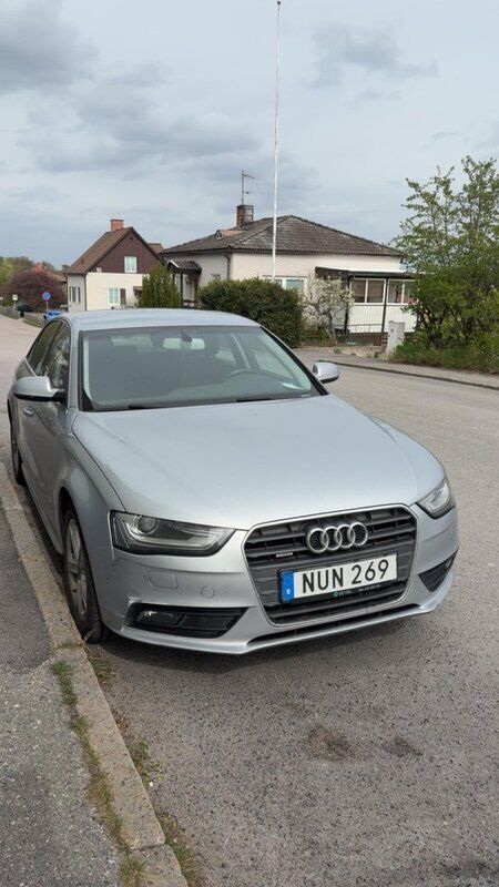 Silver Begagnad 2015 Audi A4 Sedan | 155 000 kr (Marknadspris) - Bild 1/4