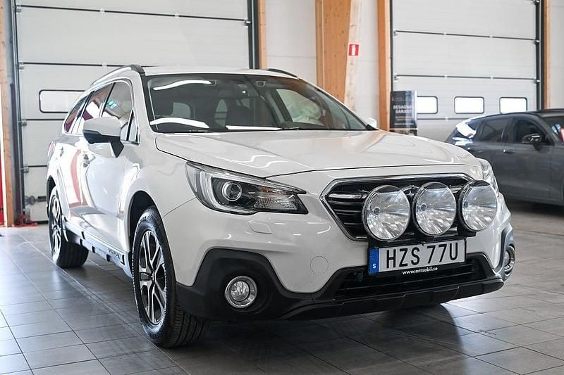 Begagnad Subaru Outback 175 HK (128 kW) 2020 Vit Kombi