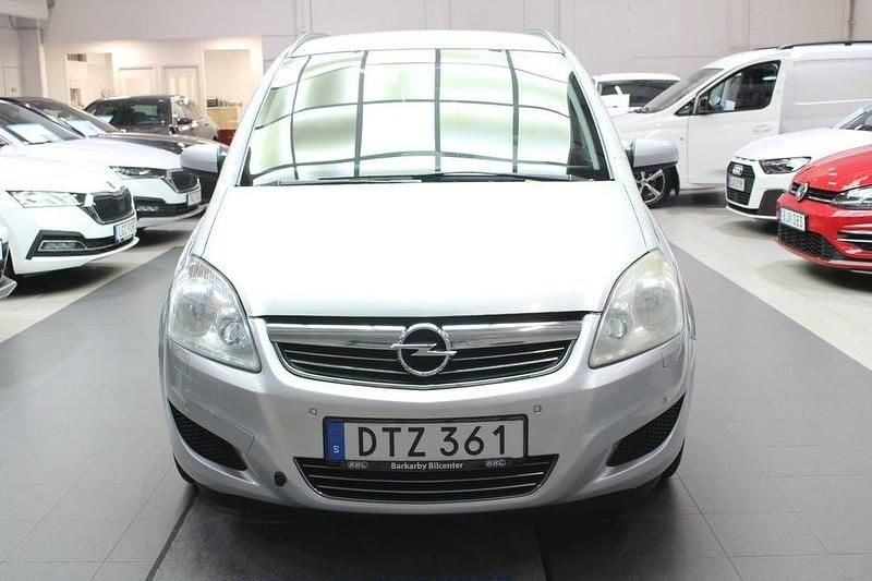 Begagnad Opel Zafira 150 HK (110 kW) 2009 Grå Minibuss