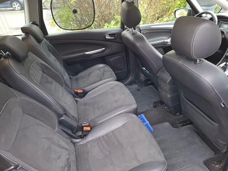 Begagnad Ford S-MAX Titanium 163 HK (119 kW) 2011 Minibuss