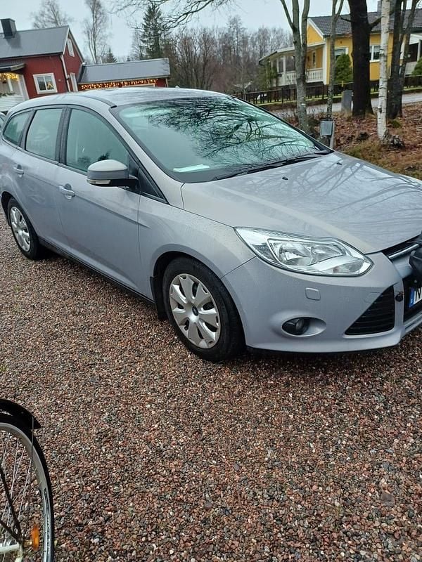 Begagnad 2013 Ford Focus Kombi | 70 000 kr (Marknadspris) - Bild 1/3