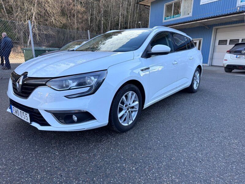 Vit Begagnad 2018 Renault Mégane GrandTour Kombi | 125 900 kr (Marknadspris) - Bild 1/4