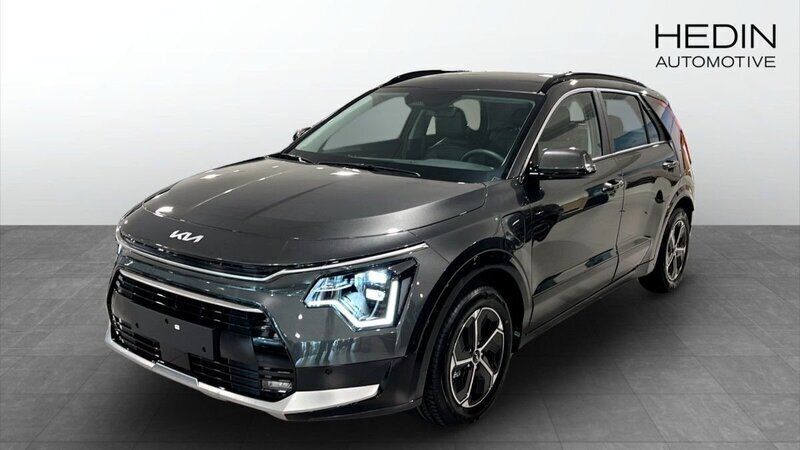 Grå (grey) Ny 2025 Kia Niro SUV | 363 400 kr - Bild 1/4