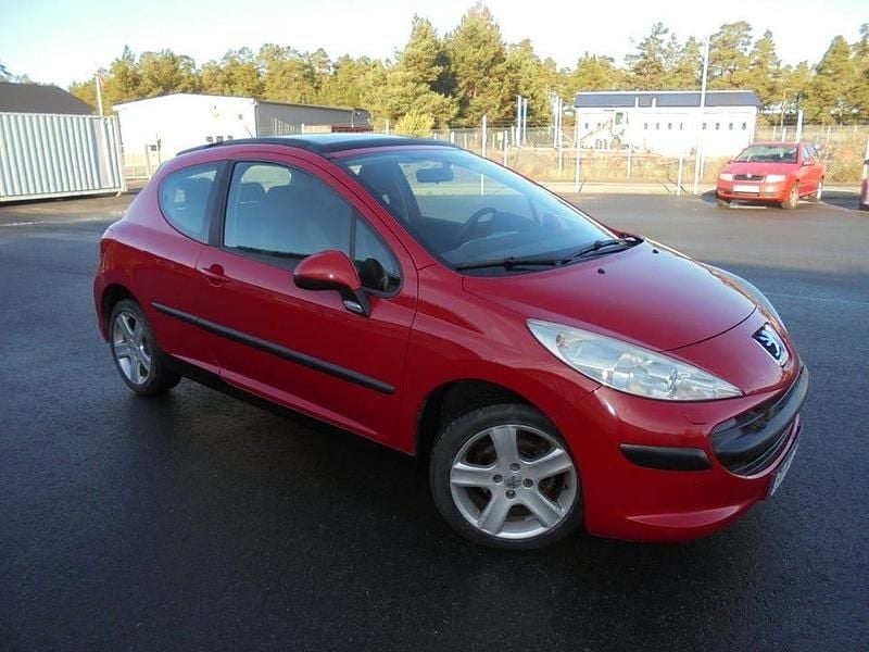 Röd Begagnad 2006 Peugeot 207 Halvkombi | 25 000 kr (Marknadspris) - Bild 1/4