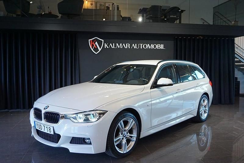 Vit Begagnad 2018 BMW 320 M Sport Kombi | 219 900 kr (Marknadspris) - Bild 1/4