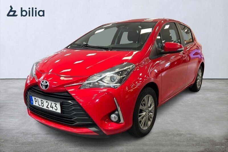 Röd Begagnad 2017 Toyota Yaris Active Halvkombi | 124 900 kr (Marknadspris) - Bild 1/3