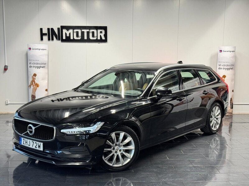 Svart Begagnad 2020 Volvo V90 Momentum Kombi | 239 900 kr (Marknadspris) - Bild 1/4