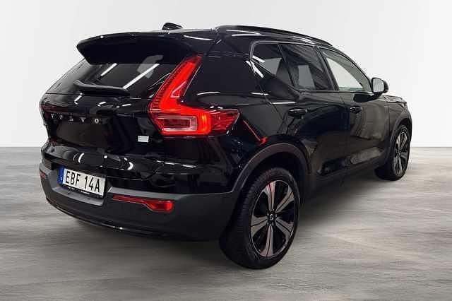 Begagnad Volvo XC40 Single Motor 175 kW (238 HK) 2023 Svart SUV