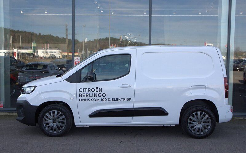 Begagnad Citroën Berlingo Business Class 131 HK (96 kW) 2024 Vit Minibuss