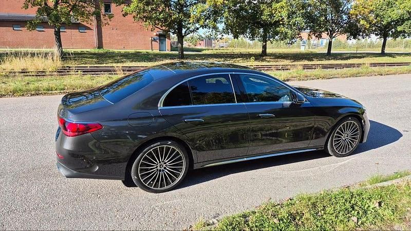Begagnad Mercedes E220 AMG Line Premium Plus 197 HK (144 kW) 2024