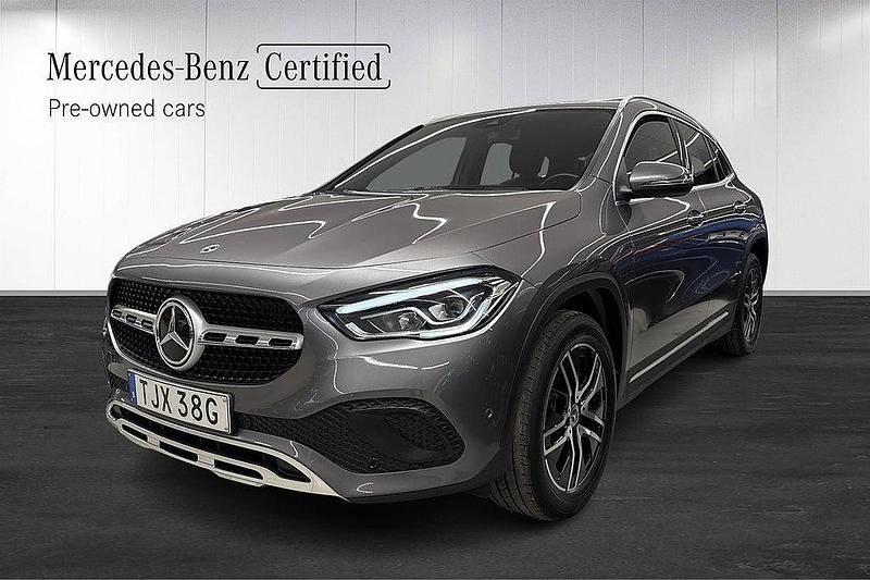 Mörkgrå Begagnad 2021 Mercedes GLA250 SUV | 329 000 kr - Bild 1/4