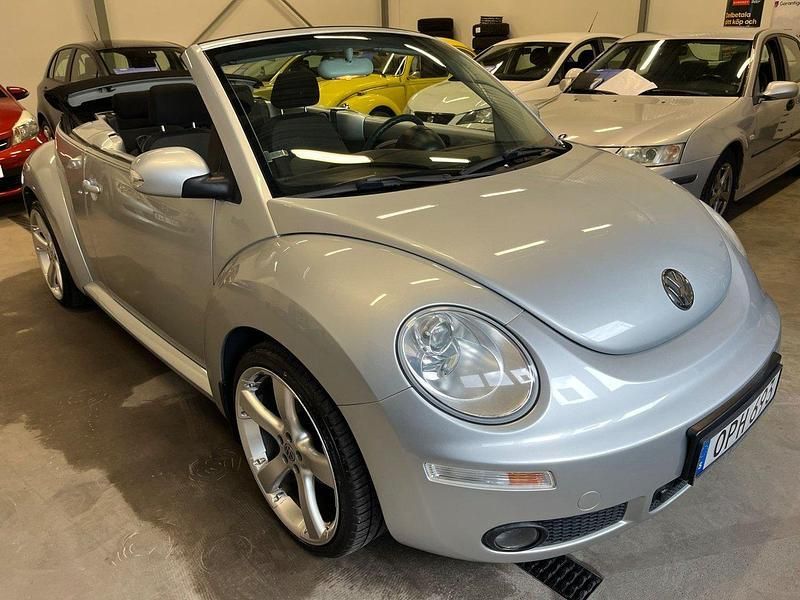Silver Begagnad 2007 VW Beetle Cab | 109 800 kr (Lite dyr) - Bild 1/4