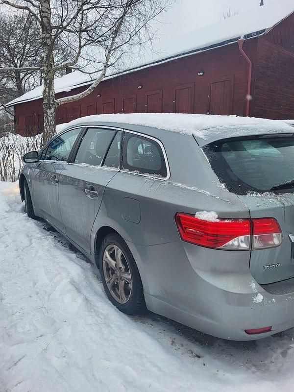Begagnad 2014 Toyota Avensis Kombi | 80 000 kr (Marknadspris) - Bild 1/2