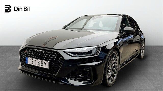 Mytsvart metallic Begagnad 2022 Audi RS4 Advanced Kombi | 879 000 kr (Marknadspris) - Bild 1/4