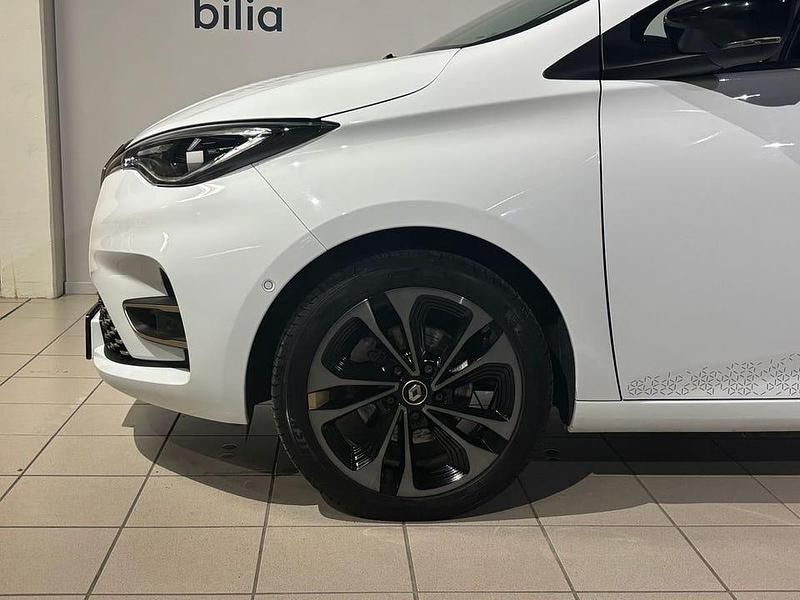 Begagnad Renault Zoe Iconic 100 kW (137 HK) 2022 Vit Halvkombi