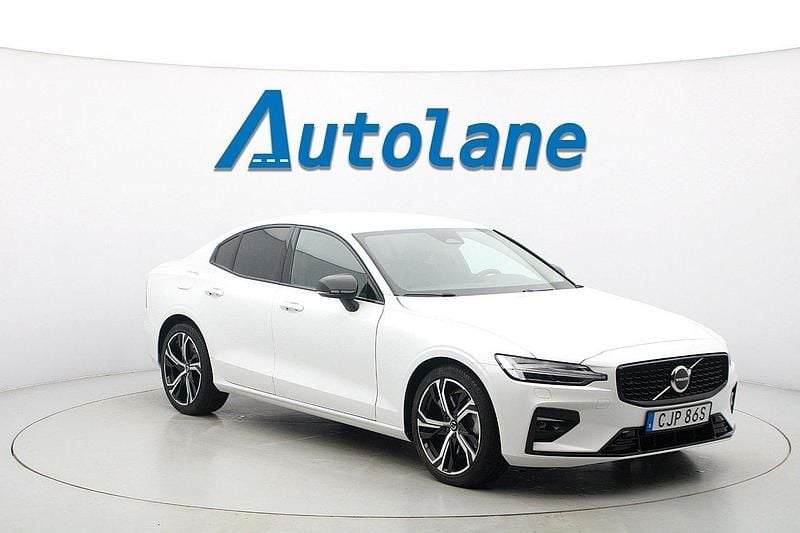 Vit Begagnad 2023 Volvo S60 Plus Sedan | 389 900 kr (Bra pris) - Bild 1/3