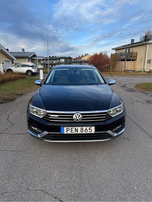 Svart Begagnad 2017 VW Passat Alltrack Kombi | 190 000 kr (Bra pris) - Bild 1/4