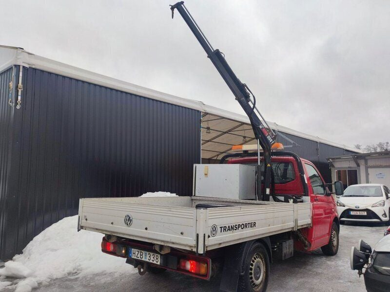 Flerfärgad (röd) Begagnad 2009 VW T5 Van | 159 875 kr - Bild 1/4