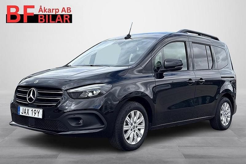 Begagnad Mercedes T180 116 HK (85 kW) 2024 Svart Minibuss