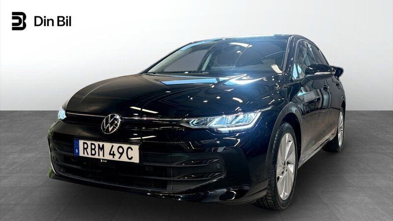 Svart Begagnad 2024 VW Golf VIII Edition Halvkombi | 309 900 kr (Marknadspris) - Bild 1/4