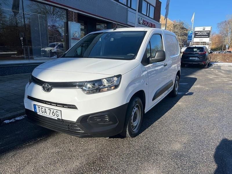 Begagnad Toyota Proace City City 102 HK (75 kW) 2021 Vit Minibuss