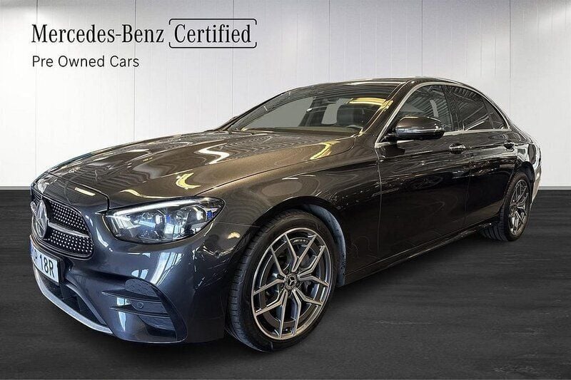 Grå Begagnad 2020 Mercedes E220 AMG Sedan | 449 000 kr (Dyr) - Bild 1/4
